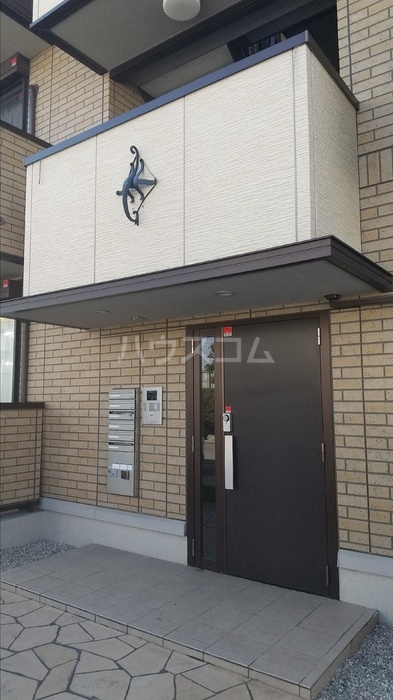 20/30 エントランス