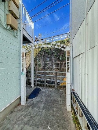 18/22 エントランス