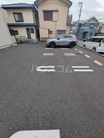 22/30 駐車場
