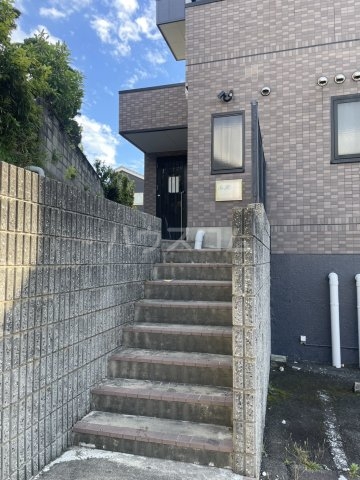 23/30 エントランス