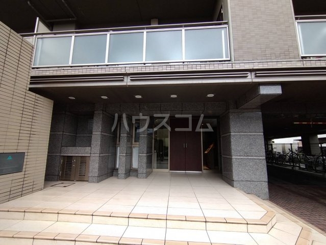 17/18 エントランス