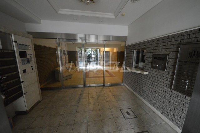 28/30 エントランス