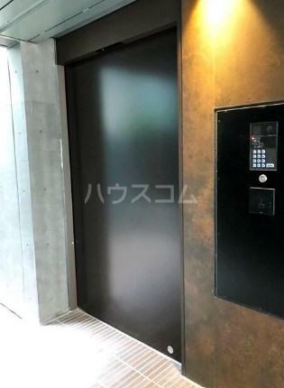 14/20 エントランス