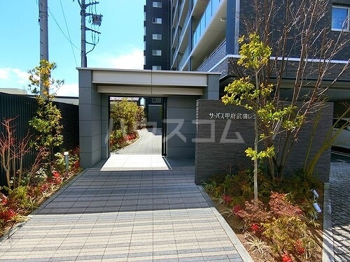 2/2 エントランス