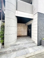 18/20 エントランス