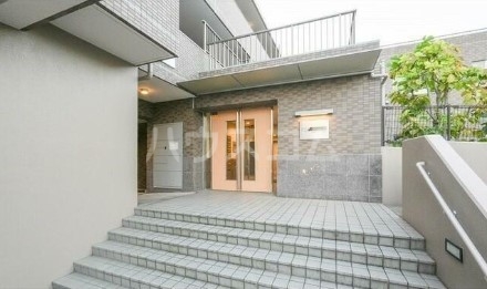 16/25 エントランス