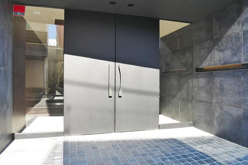 17/18 エントランス