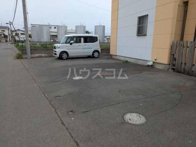 2/2 駐車場
