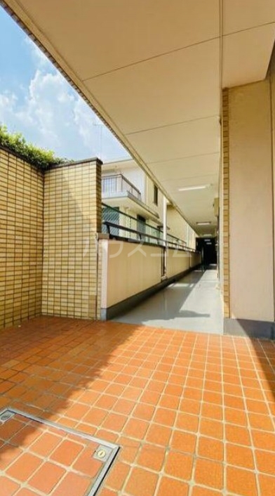 22/30 エントランス