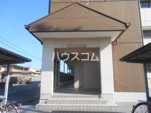 20/28 エントランス