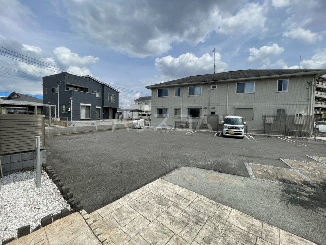 28/30 駐車場