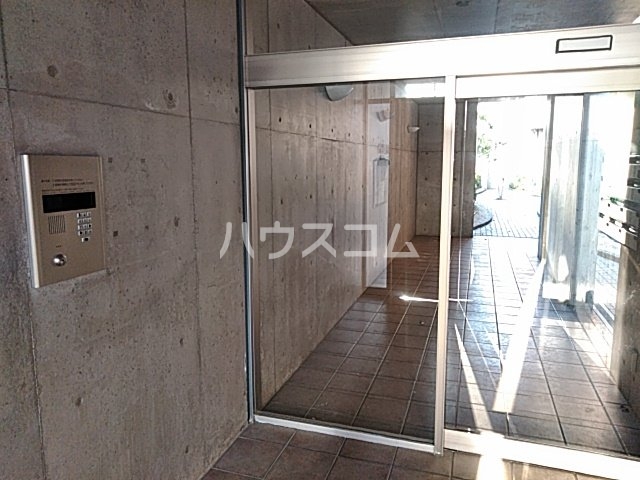 22/30 エントランス