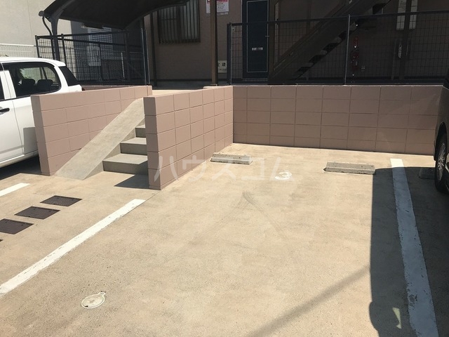 2/7 駐車場