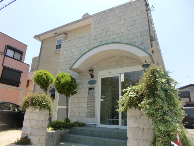 19/27 エントランス