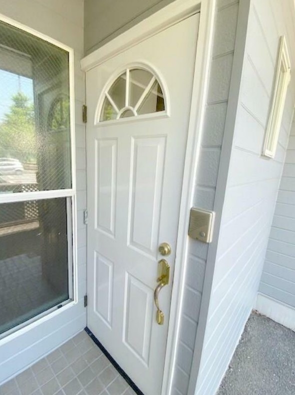 23/25 エントランス