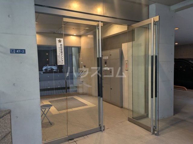 27/30 エントランス