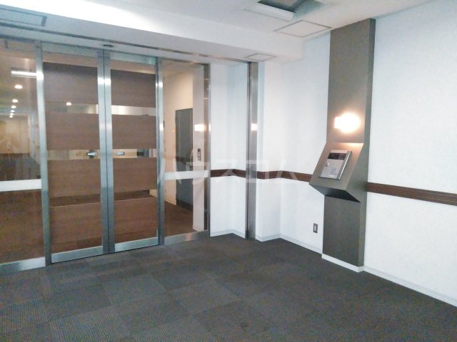 16/26 エントランス