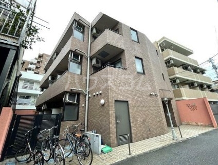 16/20 エントランス