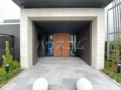 2/4 エントランス