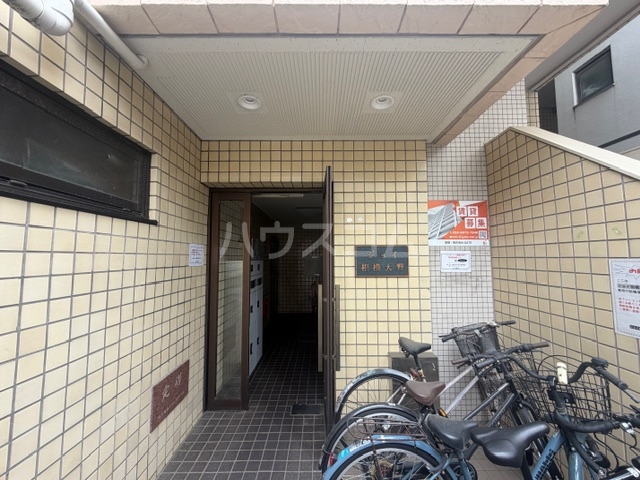 28/29 エントランス