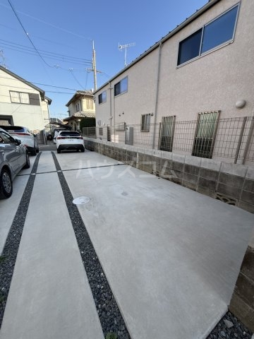 2/4 駐車場