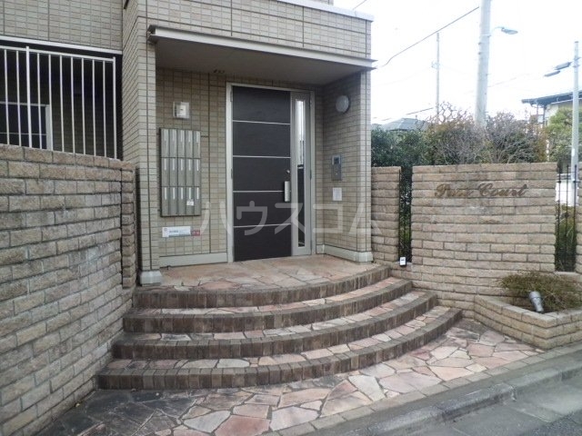 21/30 エントランス