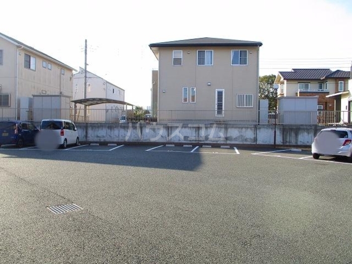 16/17 駐車場
