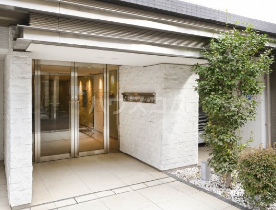 25/28 エントランス