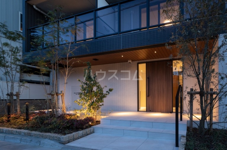 16/21 エントランス