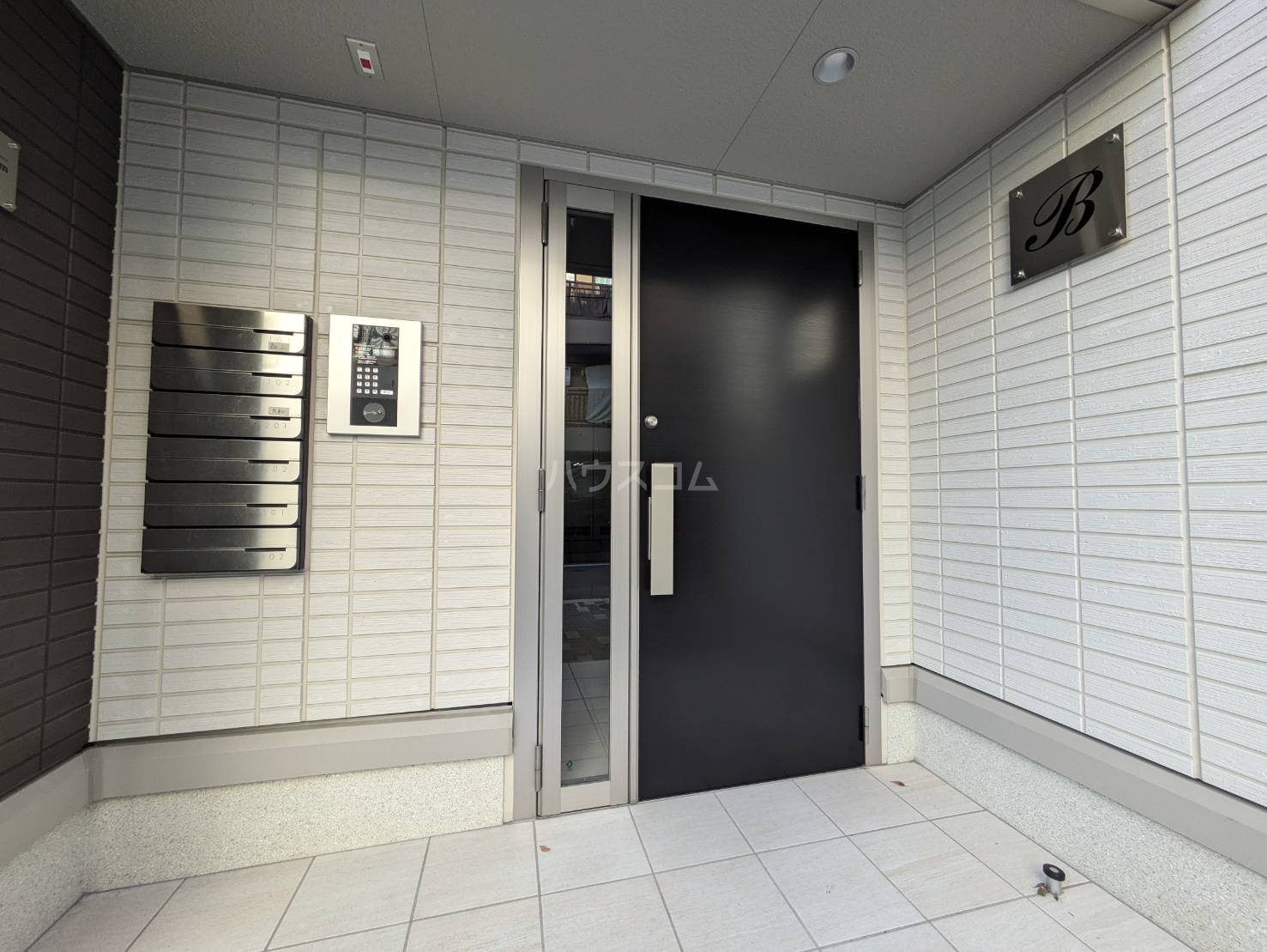 19/28 エントランス