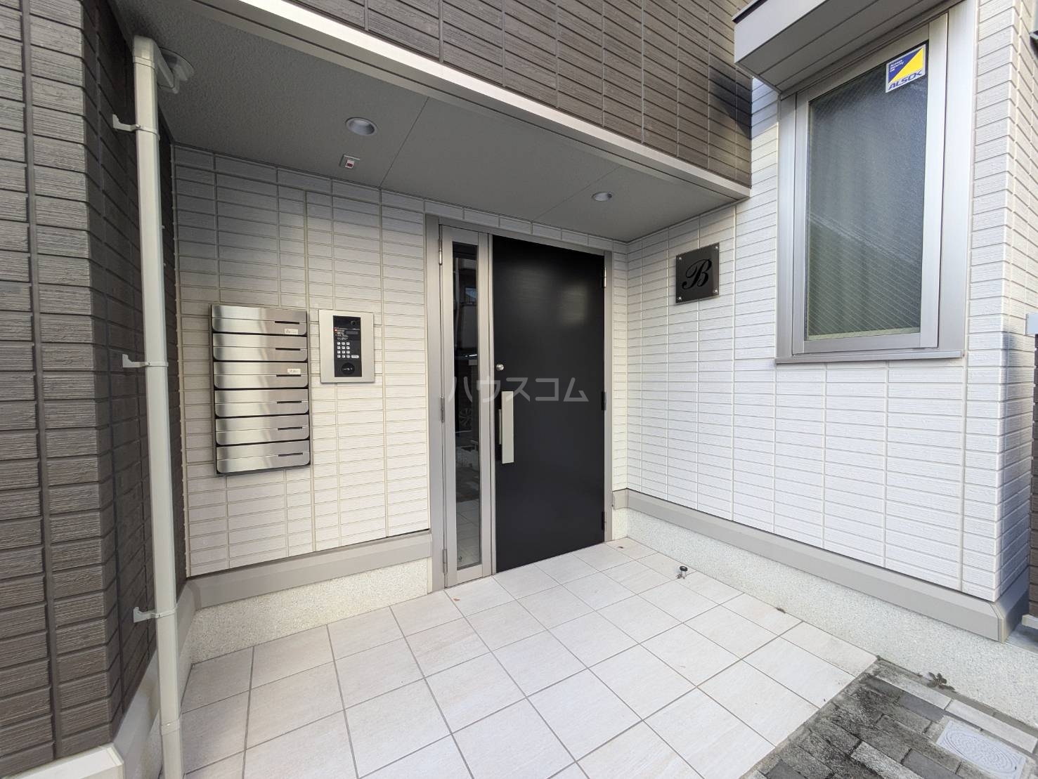 20/28 エントランス