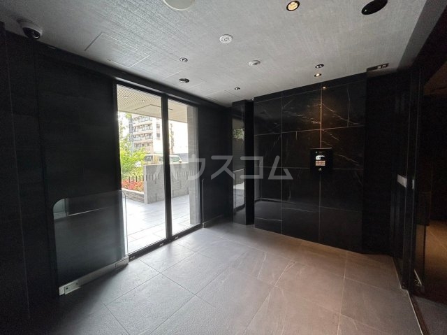 19/25 エントランス