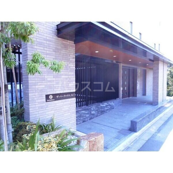 1/6 エントランス