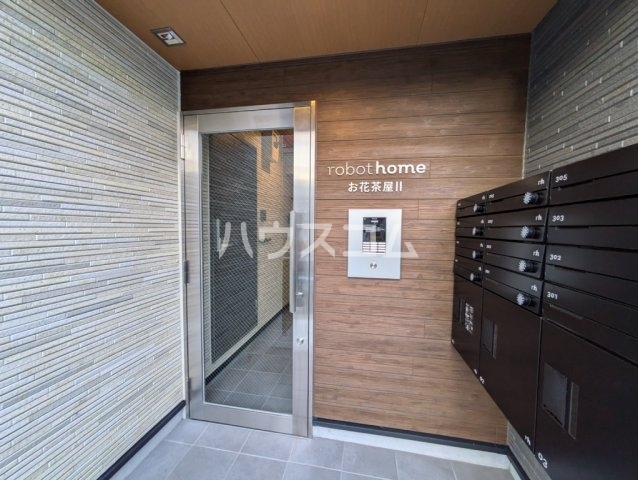 22/23 エントランス