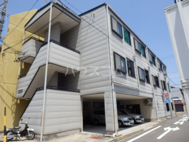 22/30 エントランス