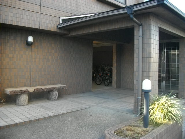 19/28 エントランス