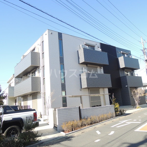 13/22 エントランス