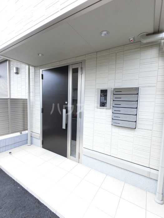 18/26 エントランス