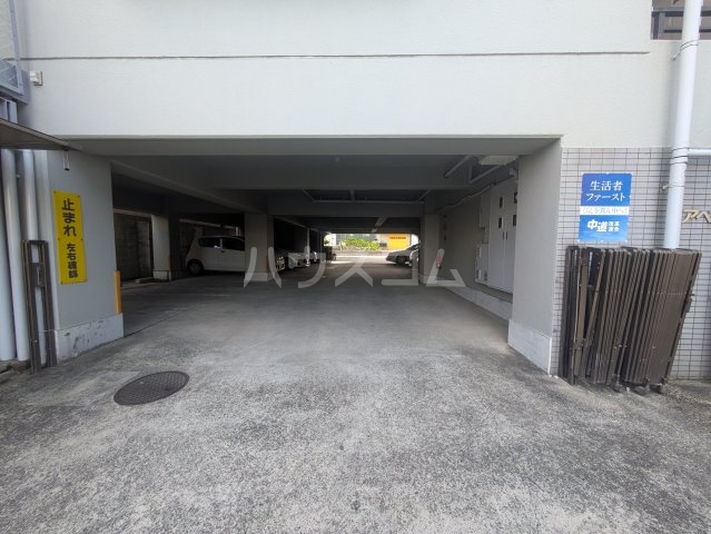 26/30 駐車場