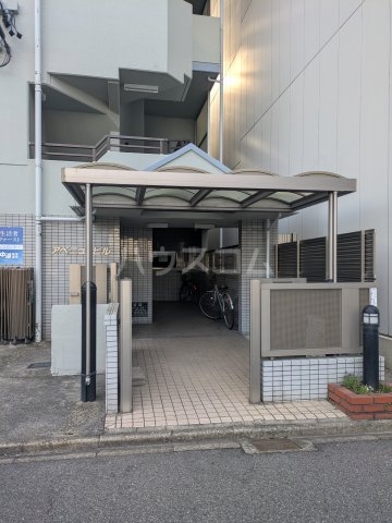 25/30 エントランス