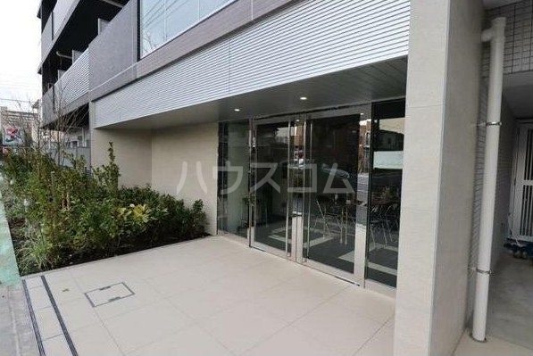 16/20 エントランス