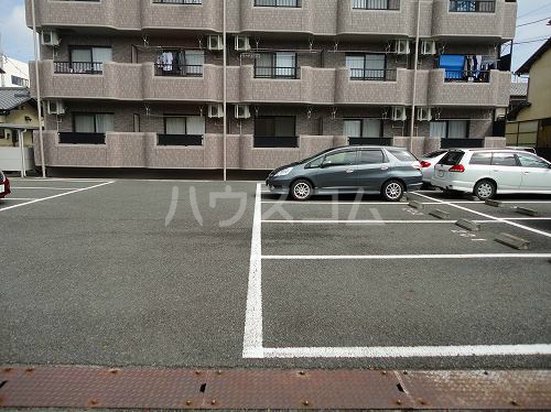 16/21 駐車場