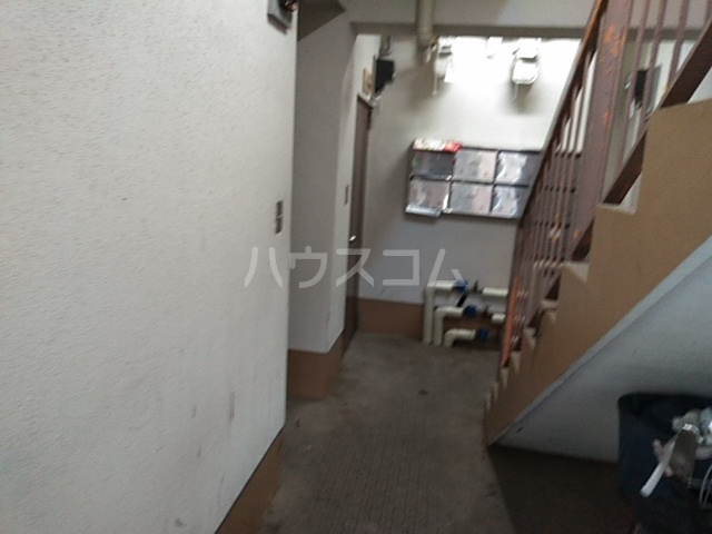 28/30 エントランス