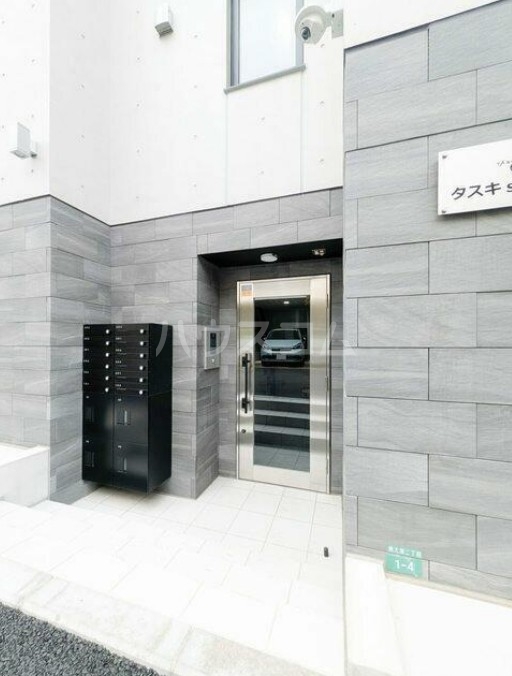 14/18 エントランス