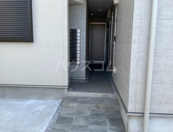 17/27 エントランス