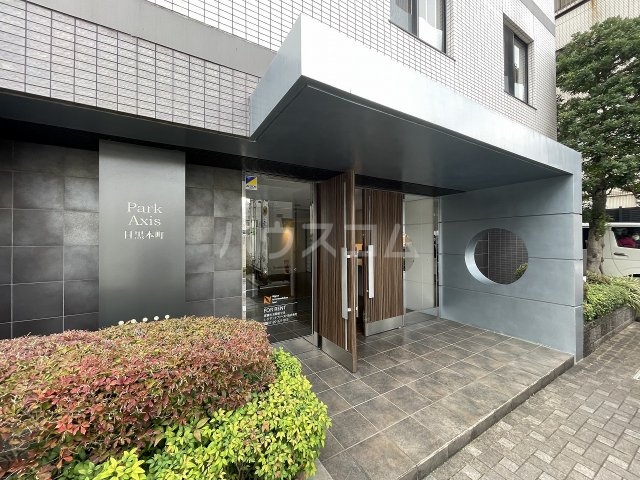 18/26 エントランス