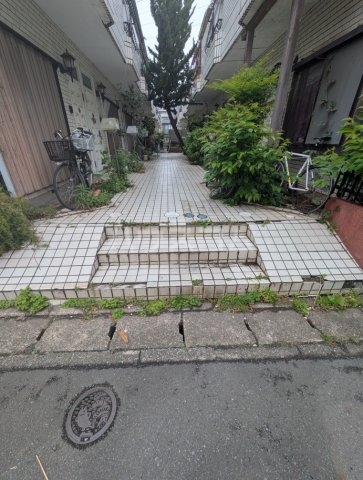 22/26 エントランス