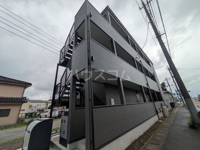 28/30 エントランス
