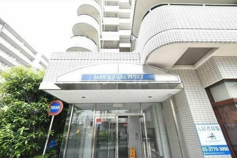 24/30 エントランス