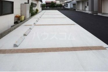 2/5 駐車場